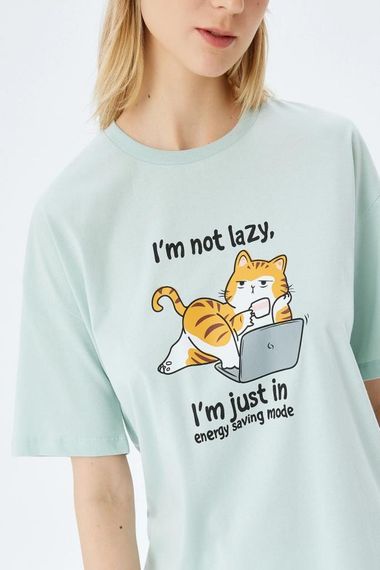 Футболка Koton з принтом кота, круглим вирізом та коротким рукавом, стильний та комфортний вибір для повсякденного носіння - фото 5