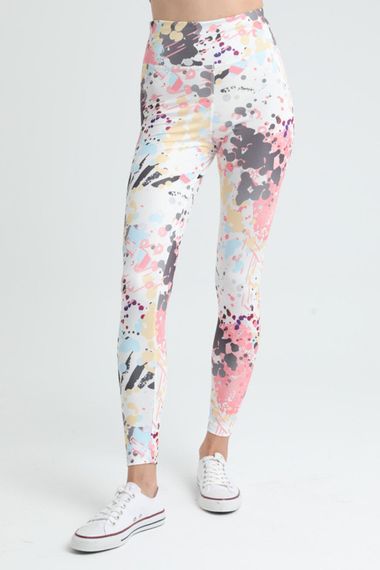 تسوقي تى شورت رياضي نسائي باللون الخردل من ماركة أندر وير بمقاسات S و M و L - صورة 2