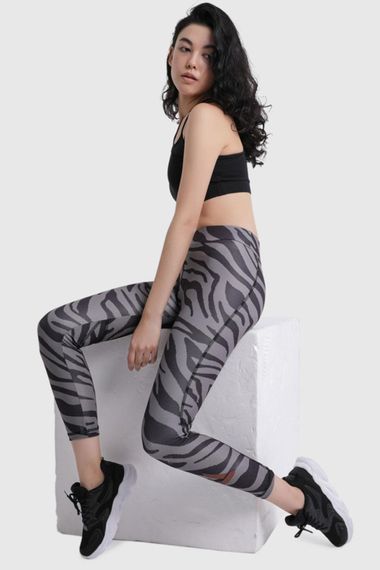 طرحة رياضية نسائية فائقة النعومة | بلون رمادي 22001 بحجم (S, M, L, XL) - صورة 2