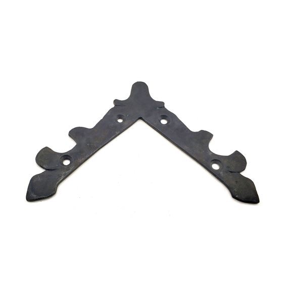 زاوية مزخرفة من النحاس بتصميم عتيق - 133x133 مم، تشطيب أكسيد، لمسة جمالية ودعم هيكلي للمفروشات والأركان