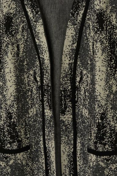 Жіноча чорна жилетка антрацитового кольору з V-подібним вирізом - фото 2