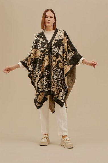 المعطف التريكو المرقعة الريش الأسود للمرأة - صورة 1