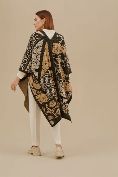 المعطف التريكو المرقعة الريش الأسود للمرأة - صورة 4