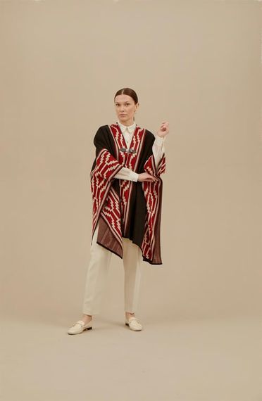 Women's Black Patterned Poncho - photo 4