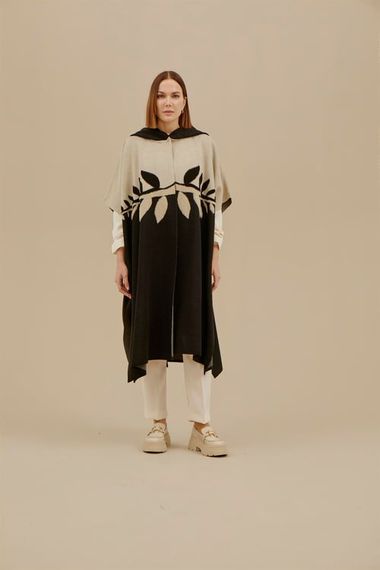 Women's Black Leaf Patterned Poncho - photo 2