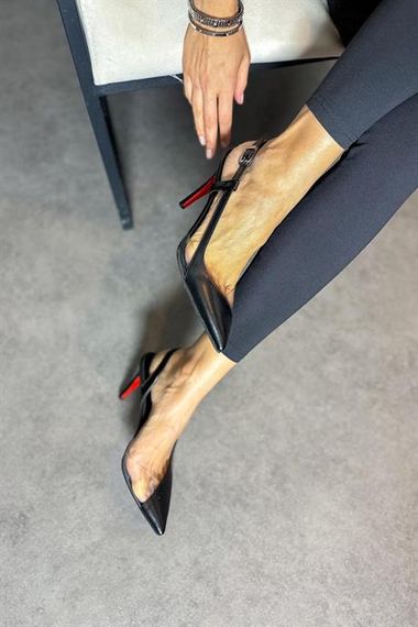 Goffer Siyah Cilt Şeffaf Dekolte Detaylı Kadın Topuklu Ayakkabı