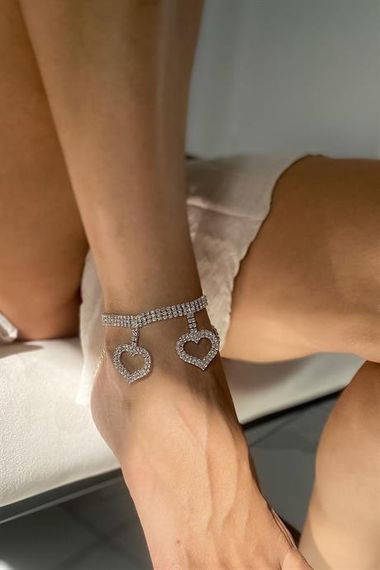 Three Heart Detailed Anklet