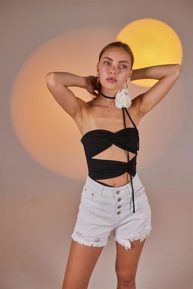 المتعثرة جان السراويل البيضاء - صورة 2