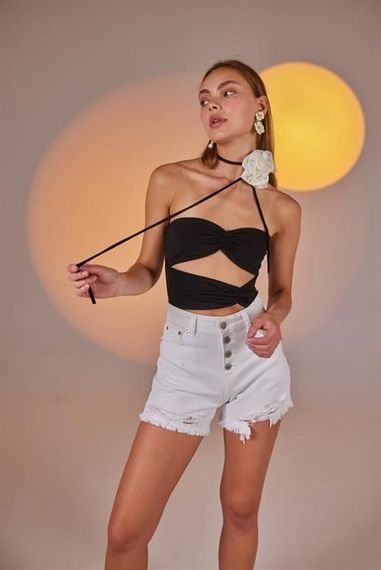 المتعثرة جان السراويل البيضاء - صورة 3