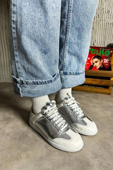 Markano Araz Gümüş Cilt Süet Detaylı Kadın Sneakers