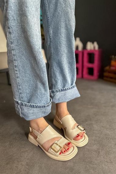 Сандалі для жінок Markano Goldiee бежевого кольору з подвійними ремінцями, розміри 36-40 - фото 4