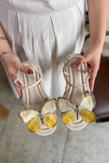Markano Mesa Bej Sarı Kelebek Detaylı Kadın Sandalet