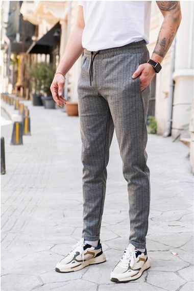 Світло-сірі чоловічі штани-джоггери в смужку - фото 2