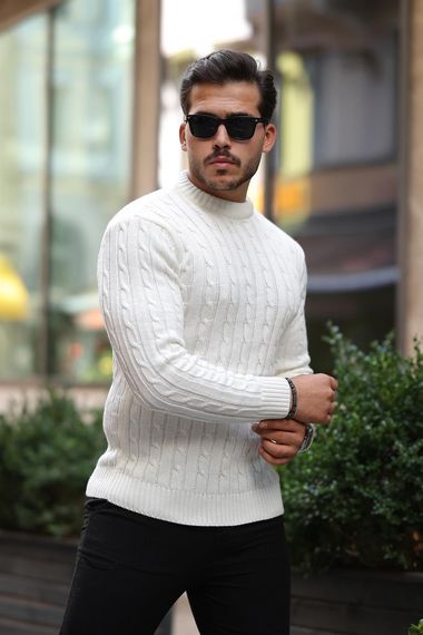 سُترة تريكو للرجال بياقة دائرية بتصميم ضفيرة شعرية - بيج، قطن 100% لمسة ناعمة، مثالية للأيام الباردة، متاحة بألوان متعددة - صورة 4