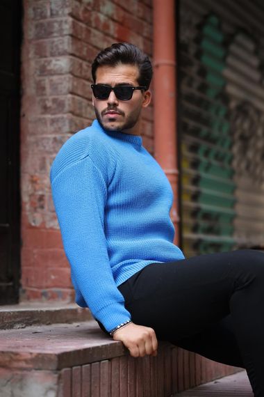 Чоловічий трикотажний светр на велосипедний виріз з селанік в'язання - світло-блакитний, 100% бавовна, оверсайз стиль для комфорту і елегантності - фото 3