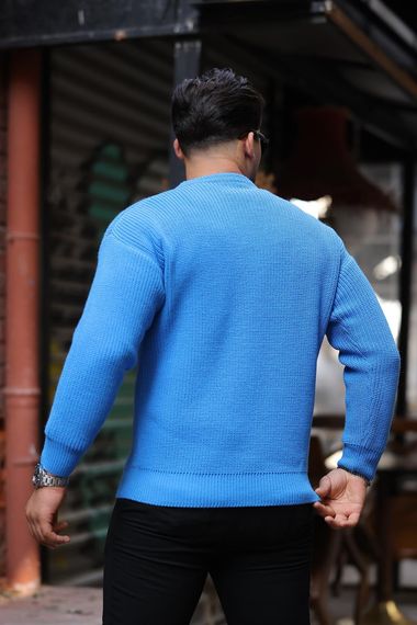 Чоловічий трикотажний светр на велосипедний виріз з селанік в'язання - світло-блакитний, 100% бавовна, оверсайз стиль для комфорту і елегантності - фото 5