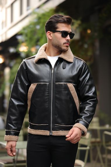 جاكيت جلد رجالي بتفاصيل الفرو عتيق - Beige، يجمع بين الأناقة والدفء بتصميمه الخالد وجودته العالية، متاح بألوان بينج وأحجام متنوعة - صورة 1