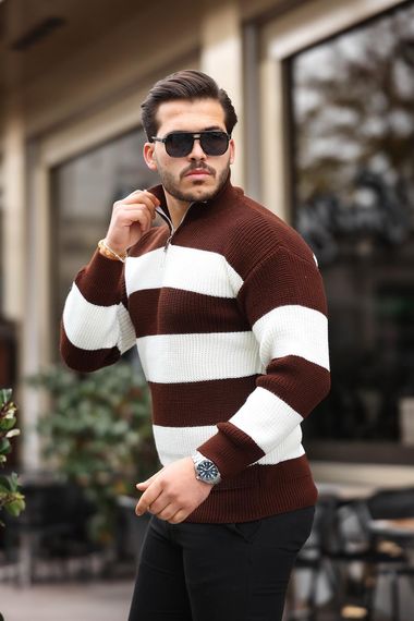 Мужской свитер с полоской, полузастежка, мягкий трикотаж, цвет коричневый, стильный и комфортный для зимних образов, доступен в M, L, XL - фото 1