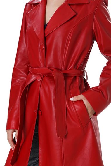 معطف كلاسيكي من الجلد الطبيعي للنساء باللون الأحمر B-590-19955 FA4 - صورة 4
