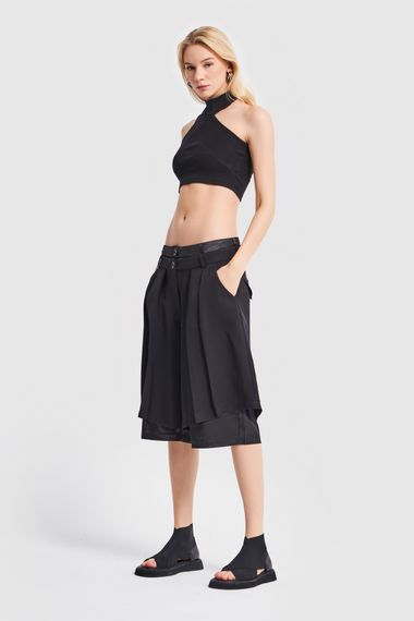 Women's Black Color Double Belt Loose Cut Midi Length Shorts - photo 5