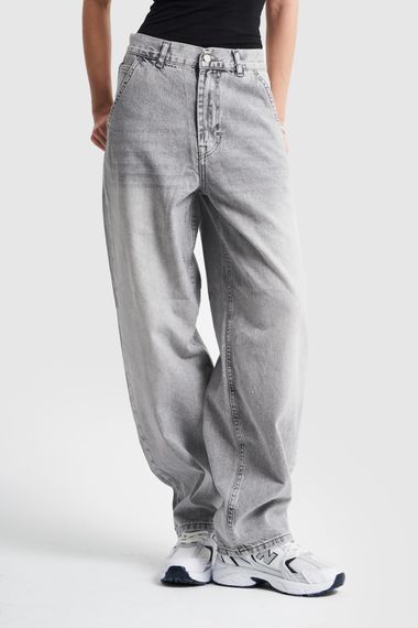 Жіночі сірі джинсові штани вільного крою - фото 4