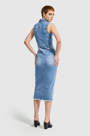 Жіноча джинсова сукня з лайкри синього кольору з гудзиками без рукавів - фото 4