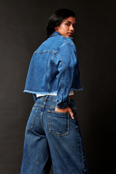 Women Blue Color Relax Crop Fit Double Pocket Tasseled Jean Jacket - photo 4