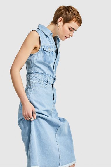 Kadın Mavi Renk Midi Boy %100 Koton Önü Düğmeli Denim Elbise - fotoğraf 4