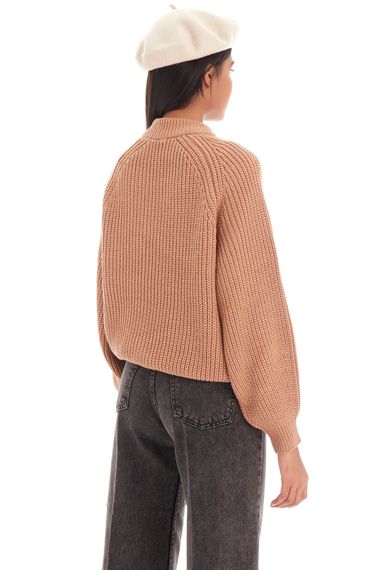 كنزة تريكو منسوجة سميكة ذات لون بيج فاتح للنساء - صورة 5