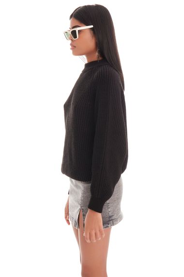 كنزة تريكو محبوكة سميكة باللون الأسود للنساء - صورة 5