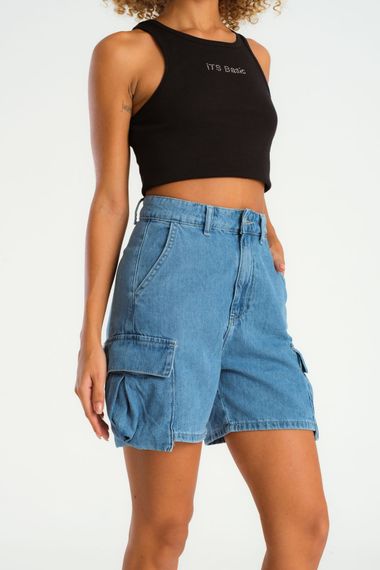 شورت جينز نسائي بحجر أزرق اللون بجيب البضائع - صورة 4