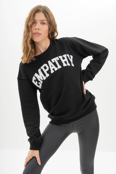 Женский черный oversize свитшот Empathy из трикотажной ткани размера S, M, L, универсальная длина, стильный дизайн - фото 2