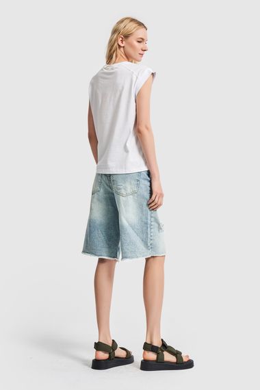 Kadın Beyaz Renk Ayıcık Baskılı Sıfır Kol Oversize T-shirt - photo 5