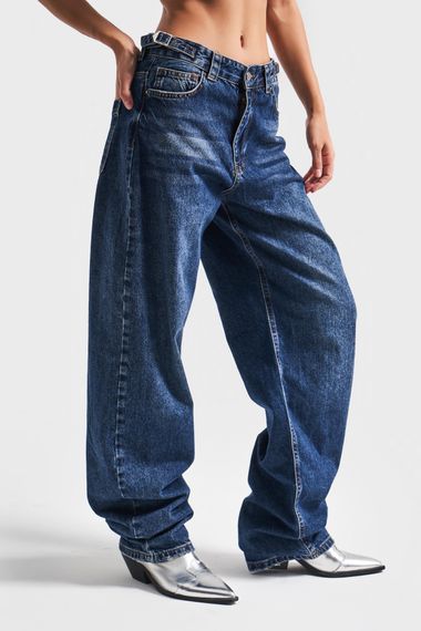 Жіночі джинси супер довгого вільного крою з регульованим поясом синього кольору - фото 3