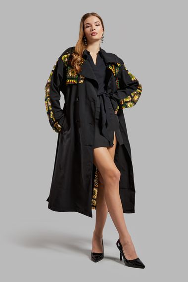 Женское черное этническое длинное пальто с ремнем, модель S, ткань 95% полиэстер, 5% эластан - фото 5