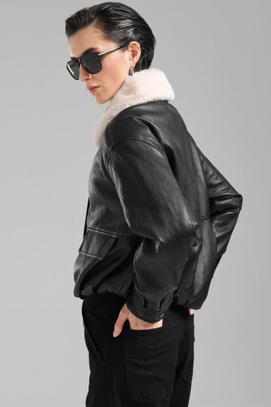 Kadın Siyah Renk Oversize Peluş Yaka Suni Deri Ceket Mont - صورة 3