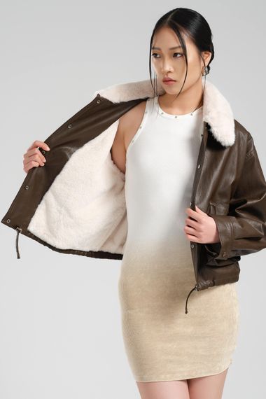 Kadın Kahve Rengi Oversize Peluş Yaka Suni Deri Ceket Mont - photo 5