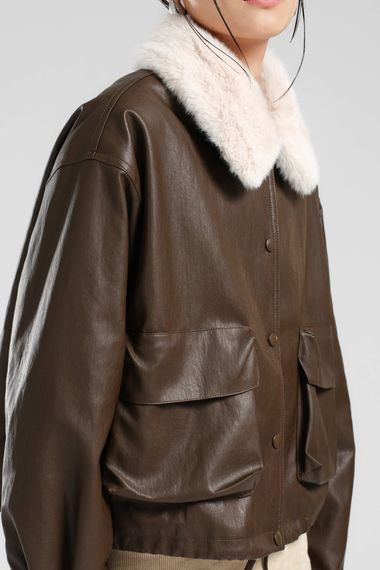 Kadın Kahve Rengi Oversize Peluş Yaka Suni Deri Ceket Mont - photo 4