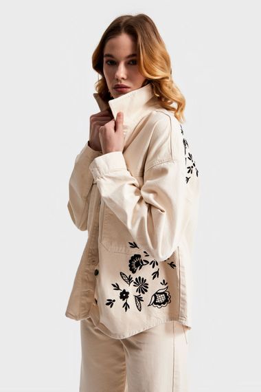 Kadın Raw Renk 7S569 Nakışlı Tasarım Oversize Denim Ceket - fotoğraf 4