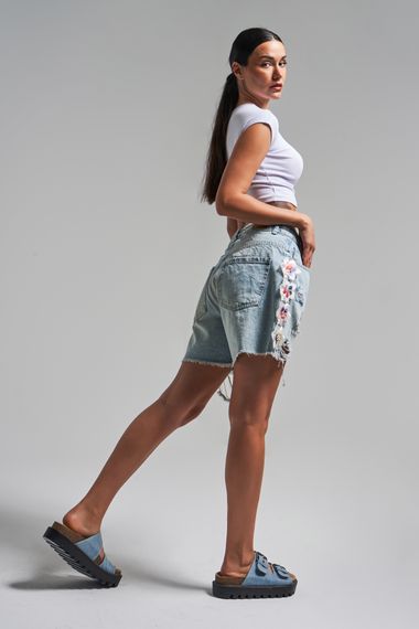 Kadın G.Kot Rengi D-12S5 Dantel Çiçek Nakışlı Tasarım Bol Kesim Denim Şort - фото 3