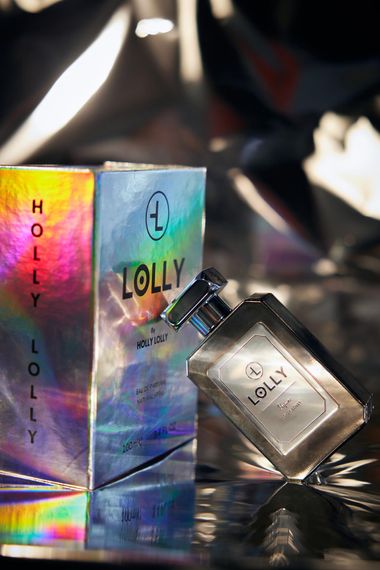 Парфум Lolly EDP 100 мл - унікальне поєднання живильних нот касісу та пасифлори, з елегантним лілійним акцентом та теплими нотами ванілі та сандалового дерева - фото 2