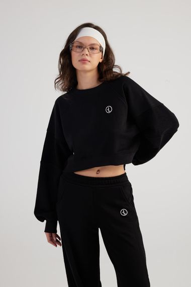 СвSweatshirt Holly Lolly Cali черного цвета, размер XS, без покроя, с логотипом, стильный кроп и 3-ниточный материал - фото 1