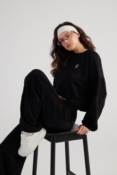 СвSweatshirt Holly Lolly Cali черного цвета, размер XS, без покроя, с логотипом, стильный кроп и 3-ниточный материал - фото 4