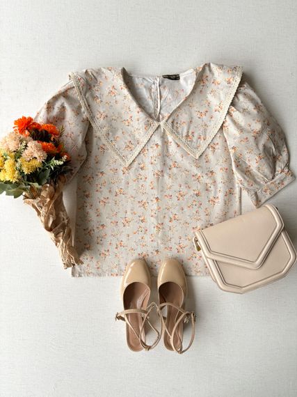 Кремово-коричневая блузка с цветочным воротником и объемными рукавами - фото 2