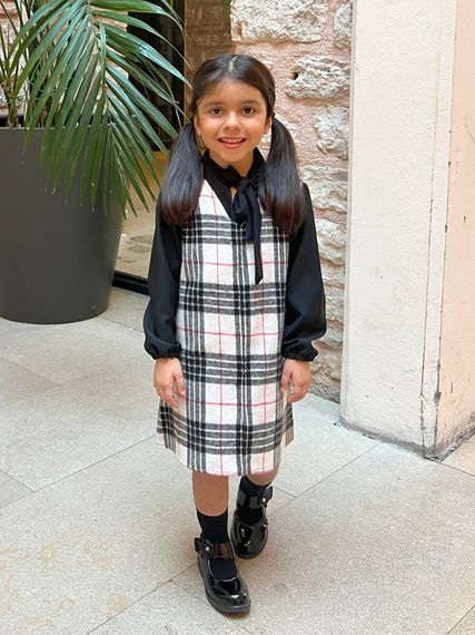 GIRL BLACK AND WHITE PATTERNED PLAID GIRETTE DRESS - photo 2