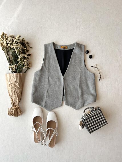 Gray Color Short Stitched Vest - photo 3