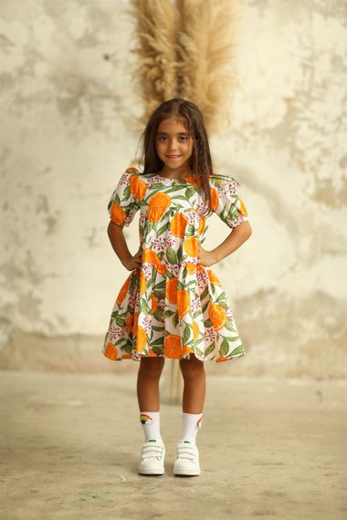 Платье для девочек с апельсиновым рисунком из 100% хлопка, в комплекте пояс, ручная стирка, подходит для детей от 1 до 9 лет - фото 2