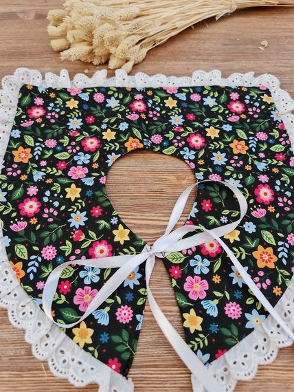 Vintage Collar - (Scalloped Black Floral Collar)