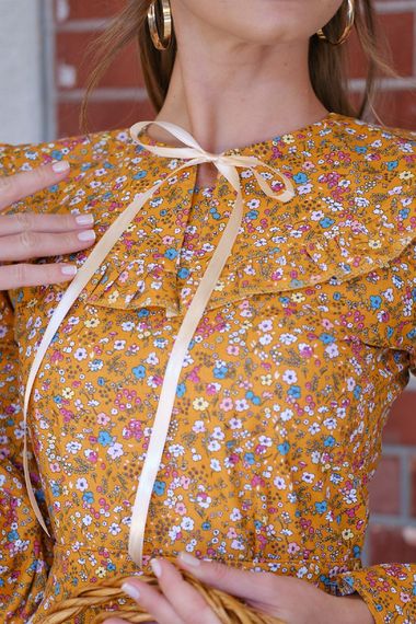 Vintage Mustard Floral Collar