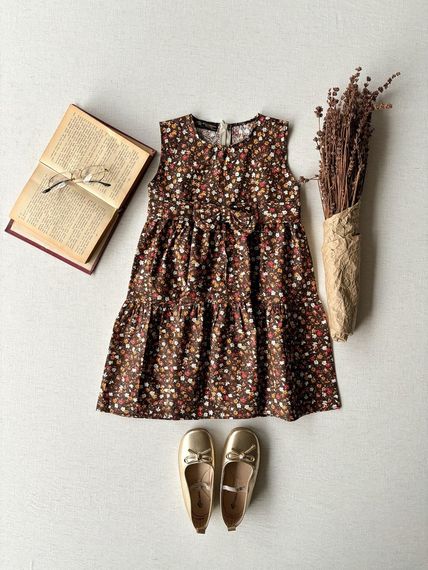 Вінтажна безрукавна сукня для дівчаток з квітковим малюнком, поплін; підходить для дітей 6-7 років, з поясом у комплекті - фото 1